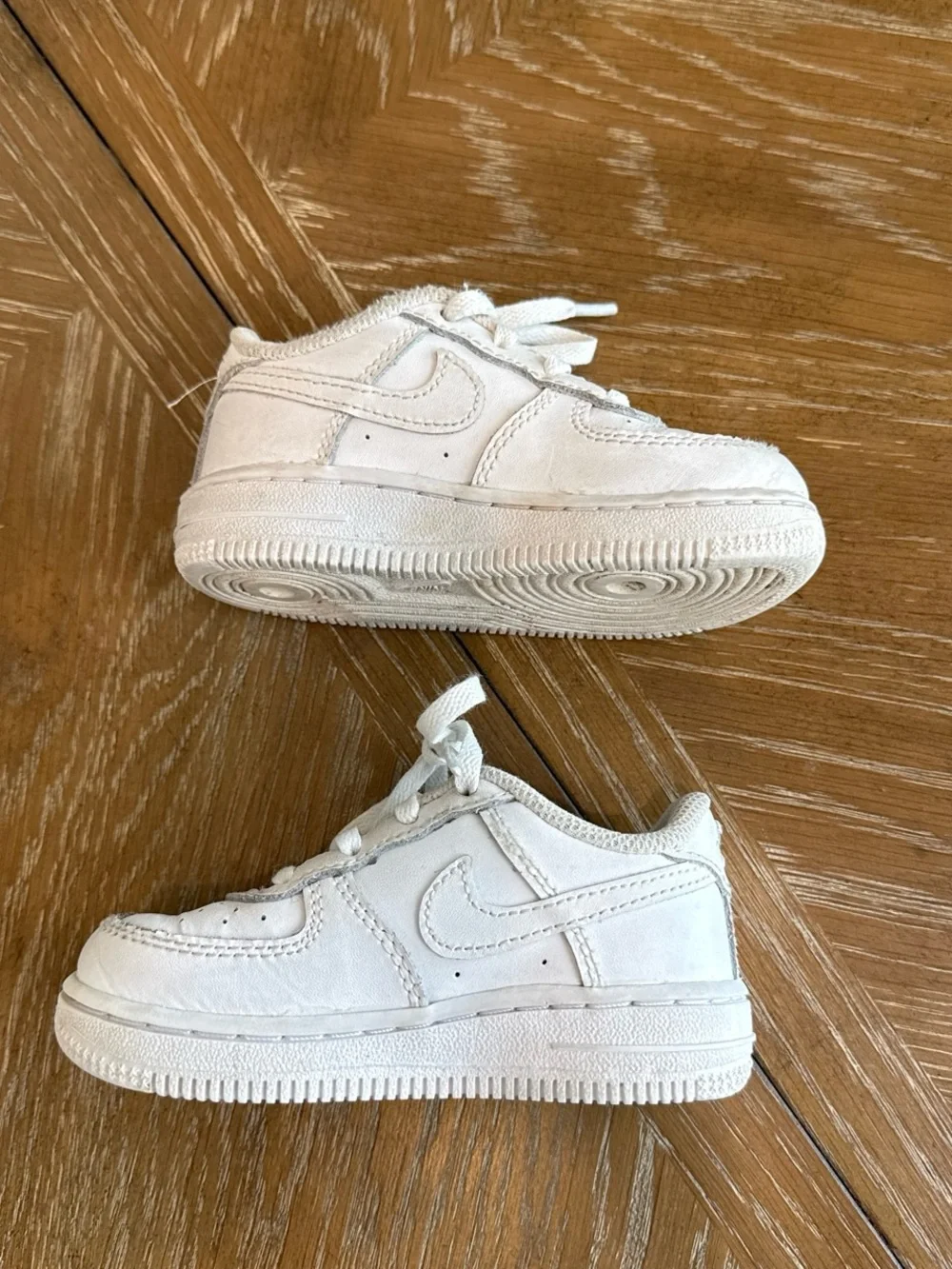 Nike toddler Air Force Low-Top Sneakers